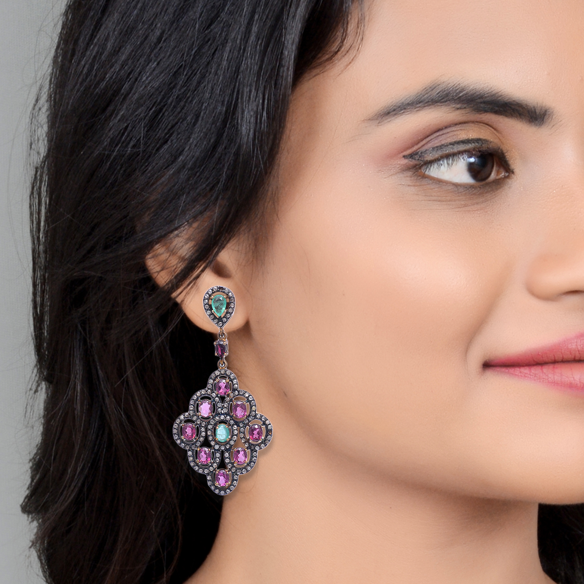 Victorian pair of earrings with emeralds, Tourmaline & uncut diamonds in silver - Image 2