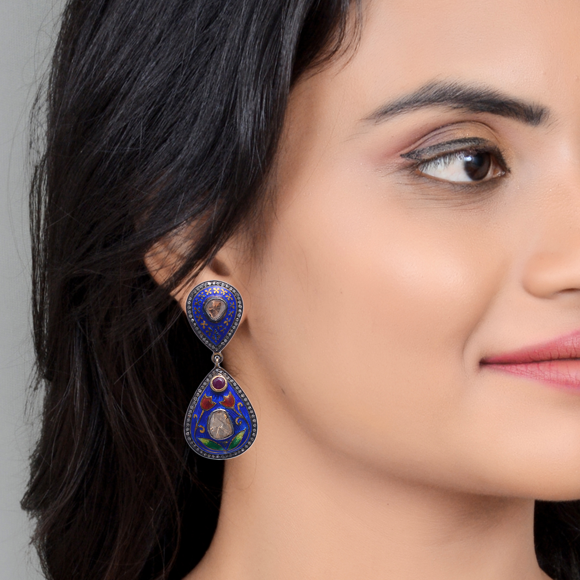 Silver enamel pair of earrings with diamond polki's & rubies in silver - Image 3