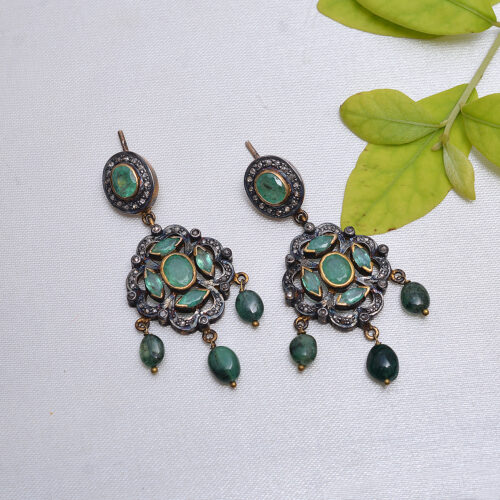 Emerald & uncut diamonds Victorian earrings in silver 