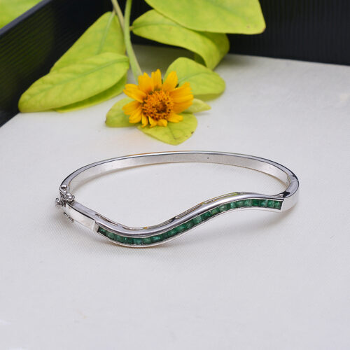 Emerald squares bangle in silver