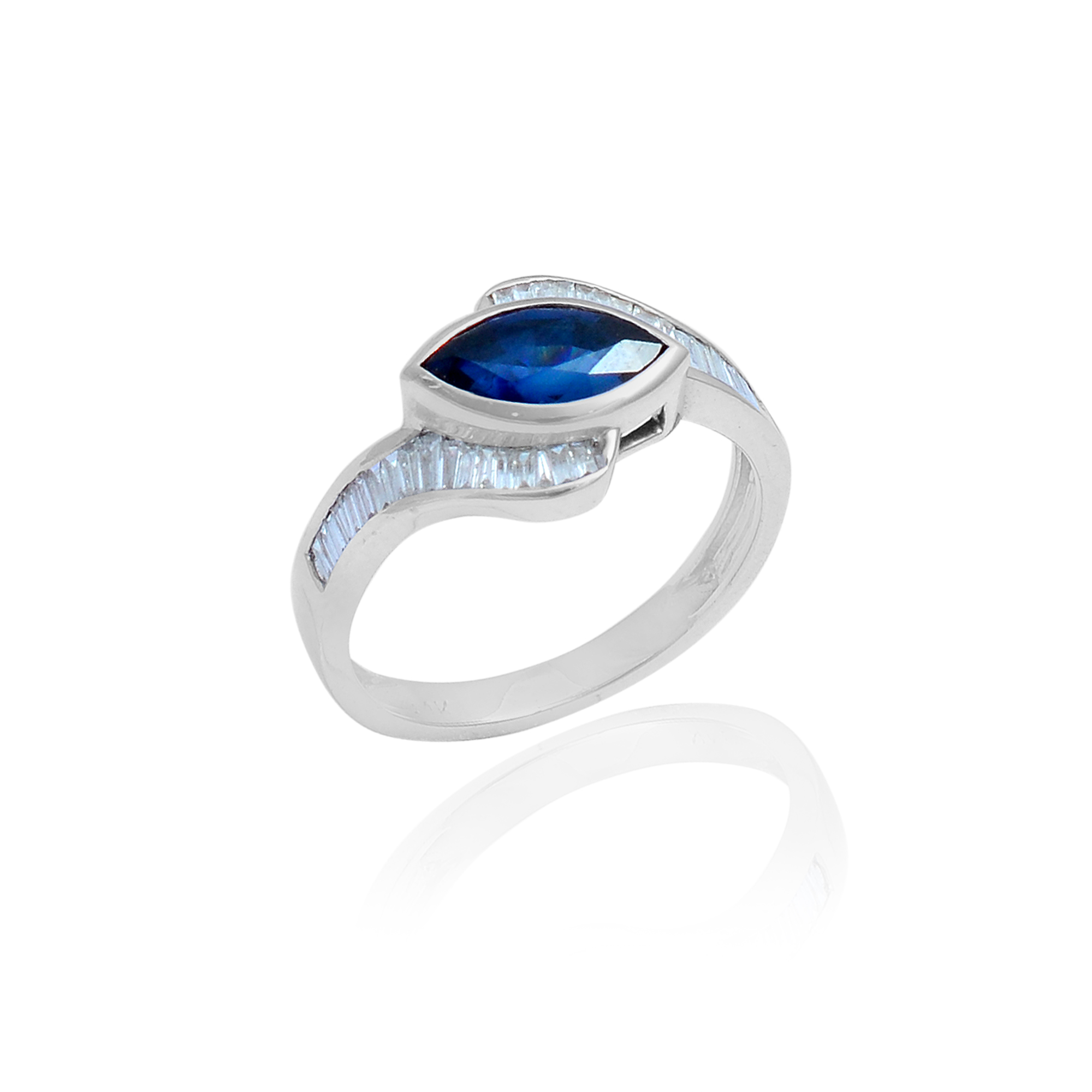 Marquise blue sapphire & baguette diamonds ring in 18ct white gold - Image 3