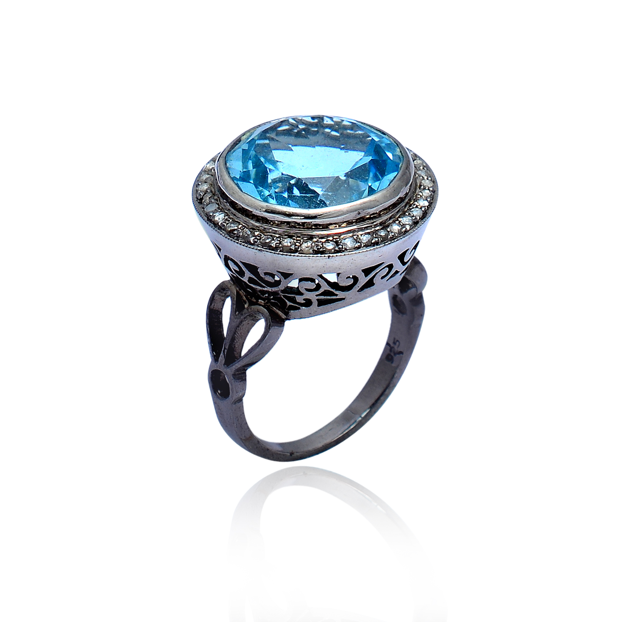 Round blue topaz & uncut diamonds Victorian ring in silver - Image 2