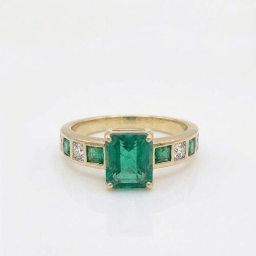 Emerald and Diamond Ring in 14KT Gold
